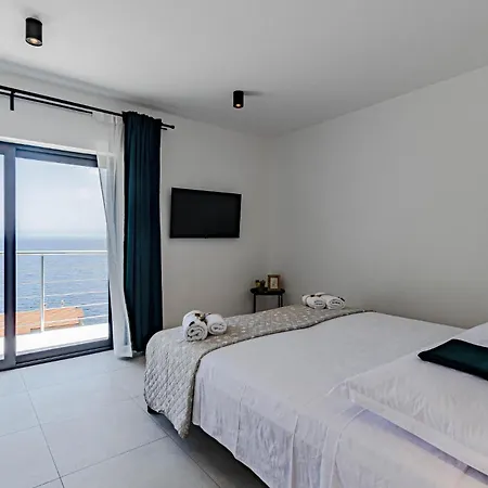 Front In * Blato (Korcula)