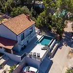 Semesterbostad Beach Front Home In Blato *