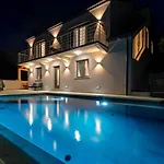 Beach Front Home In Blato * Blato (Korcula)