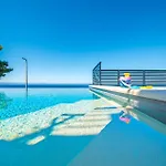 Semesterbostad Beach Front Home In Blato
