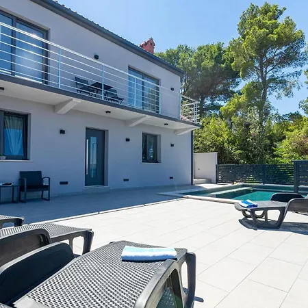 Holiday home Gorgeous In Blato With Wifi *