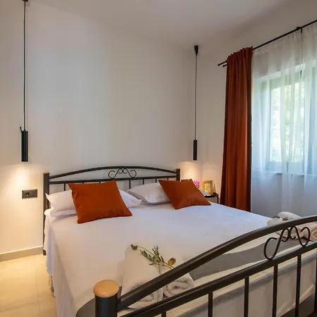 Gorgeous In With Wifi