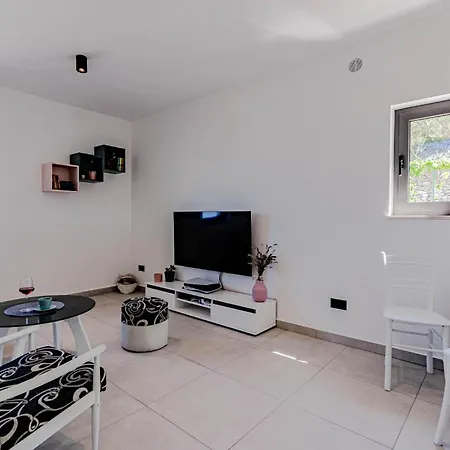 Gorgeous In With Wifi *